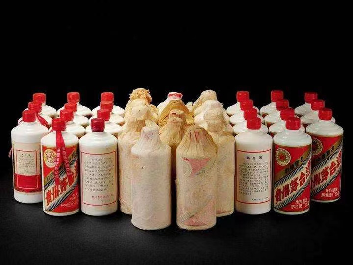 铅山日照岚山回收酒价格哪里回收(附近上门回收茅台酒）?